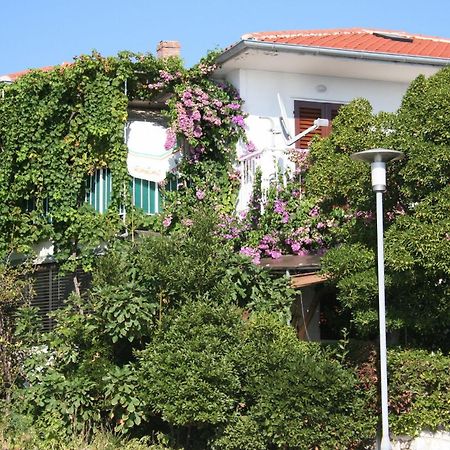 Apartments Petar - 6M From The Sea Barbat na Rabu Exterior photo