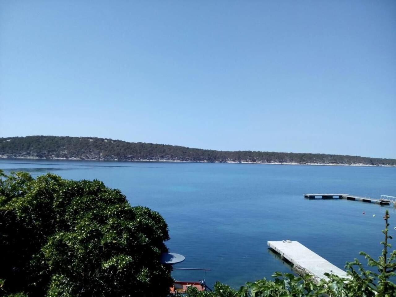 Apartments Petar - 6M From The Sea Barbat na Rabu Exterior photo