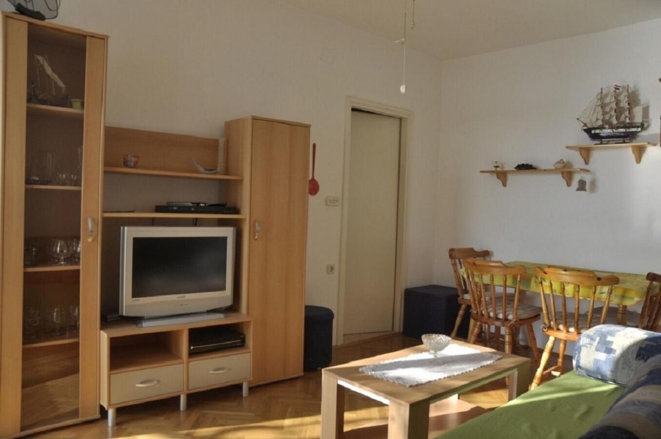 Apartments Petar - 6M From The Sea Barbat na Rabu Exterior photo
