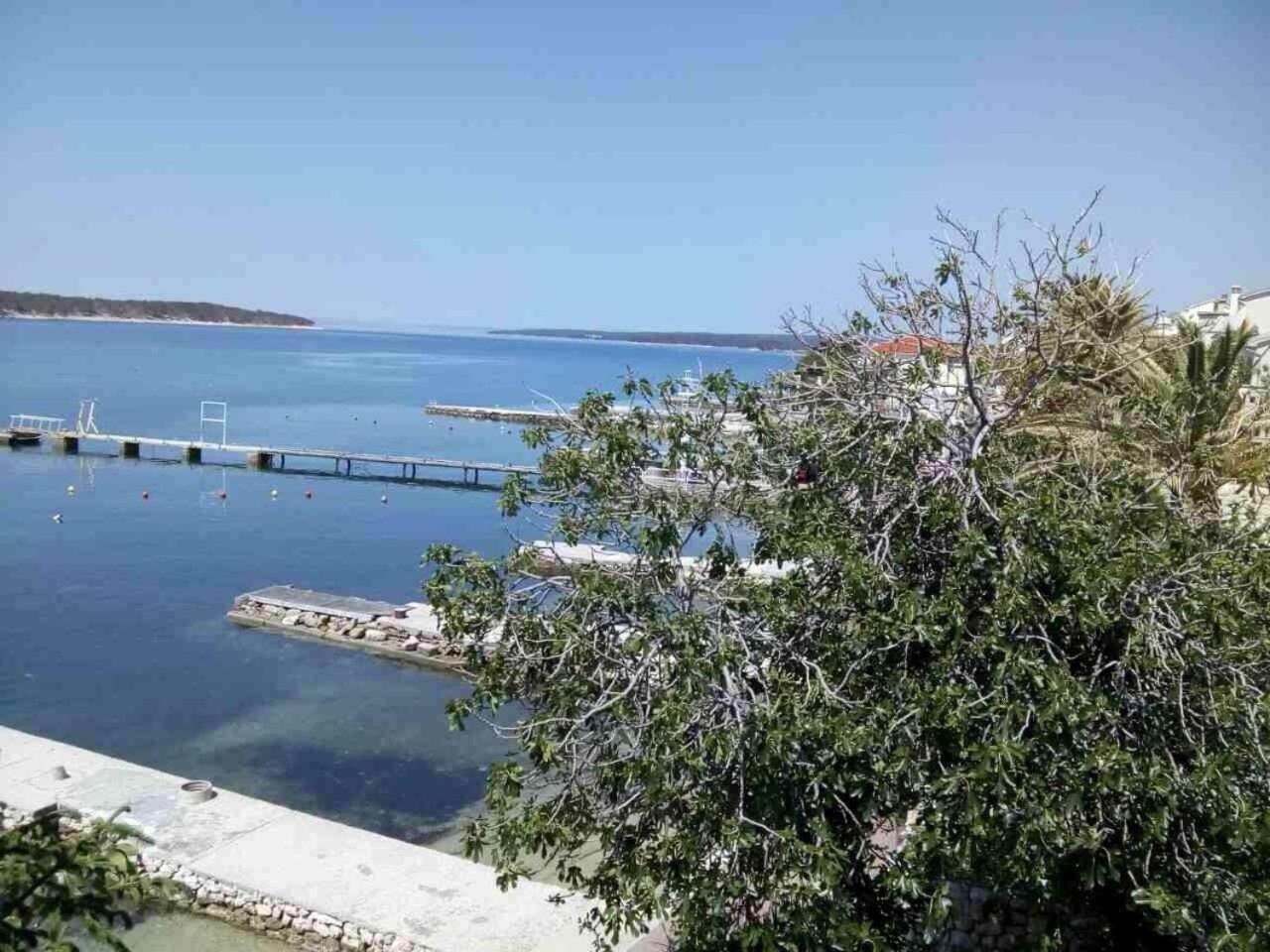 Apartments Petar - 6M From The Sea Barbat na Rabu Exterior photo
