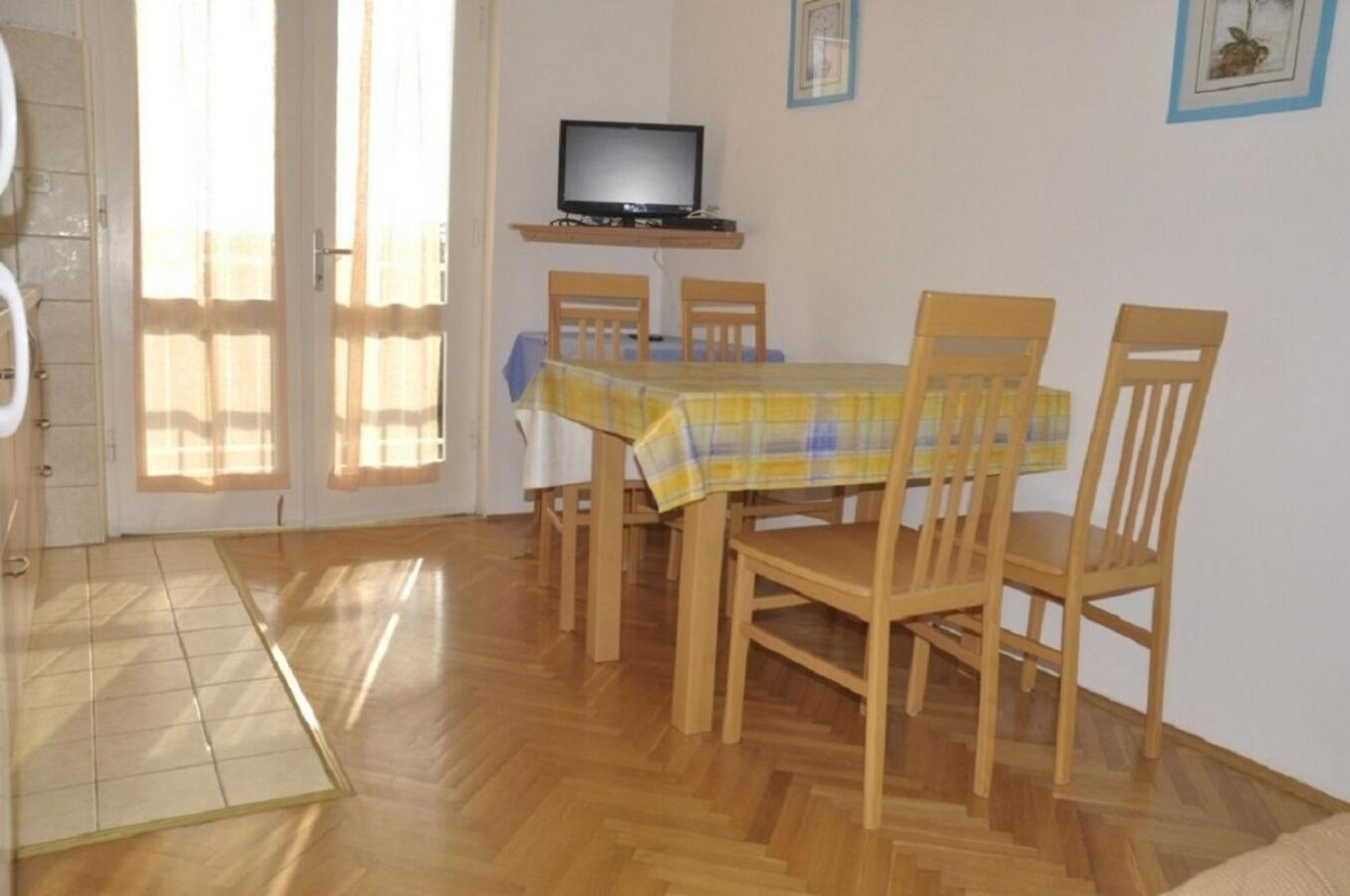 Apartments Petar - 6M From The Sea Barbat na Rabu Exterior photo
