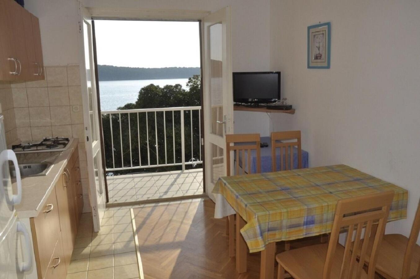 Apartments Petar - 6M From The Sea Barbat na Rabu Exterior photo