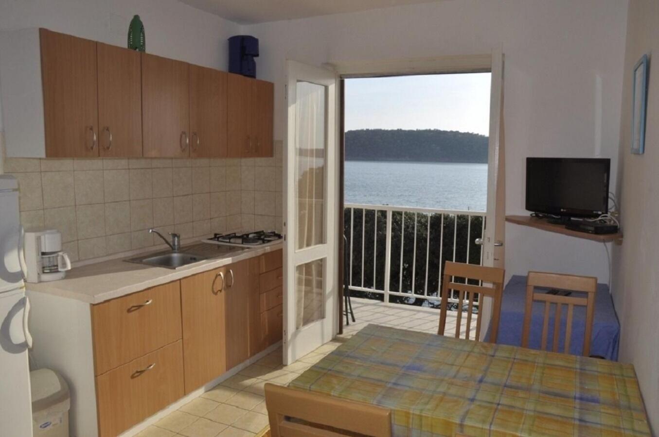 Apartments Petar - 6M From The Sea Barbat na Rabu Exterior photo