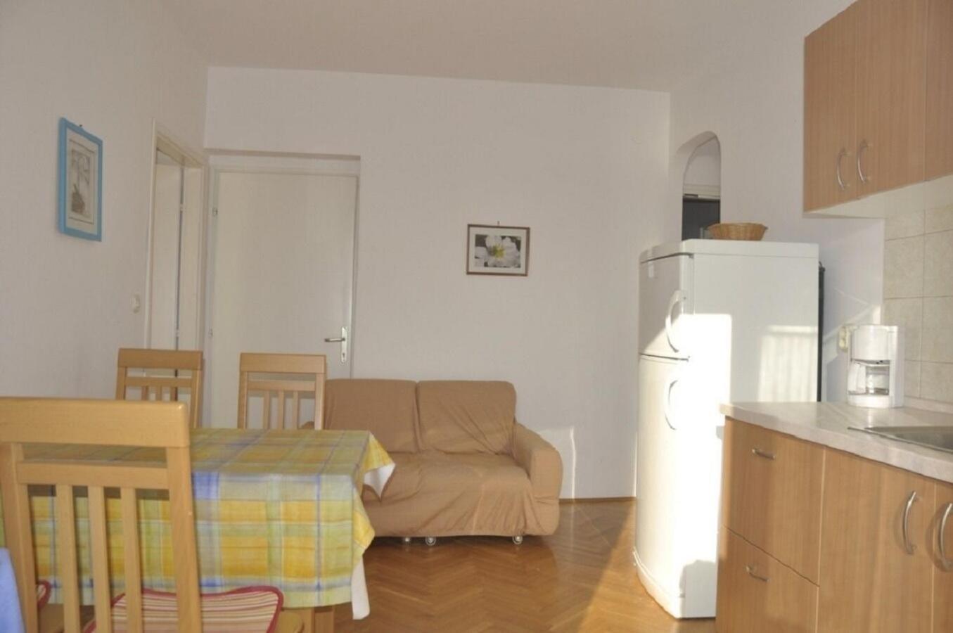 Apartments Petar - 6M From The Sea Barbat na Rabu Exterior photo