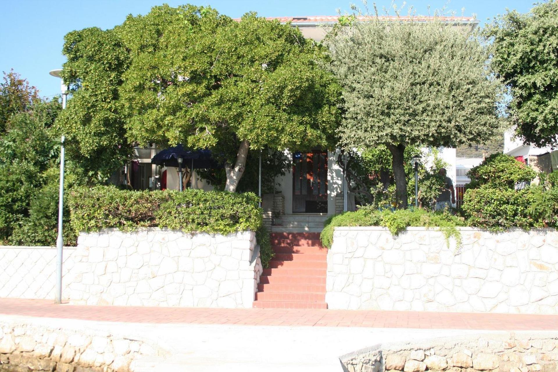 Apartments Petar - 6M From The Sea Barbat na Rabu Exterior photo