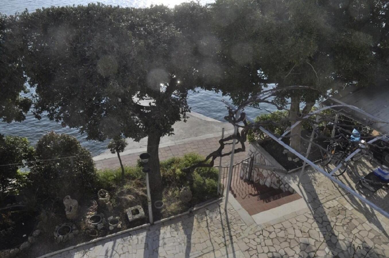 Apartments Petar - 6M From The Sea Barbat na Rabu Exterior photo
